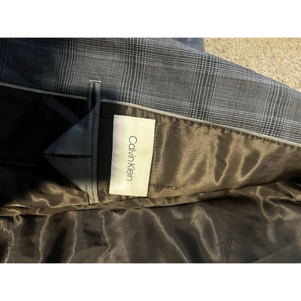 Calvin Klein gray plaid tailored suit JacketWool Blend 38R 2 Button Sport Jacket
